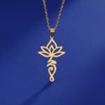 Pendentif Unalome Lotus Sacré -  by Fit Calm - fleur de lotus, Kopy, lotus, pendentif, pendentifs, unalome