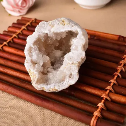 Quartz Crystal Geode - by Fit Calm - Best Seller, Rock crystal, Home decoration, equilibre, new items November 2020