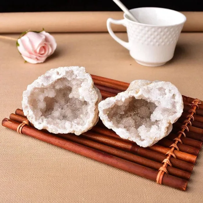 Géode Cristal de Quartz -  by Fit Calm - Best Seller, Cristal de roche, Décoration intérieure, equilibre, nouveautés de novembre 2020