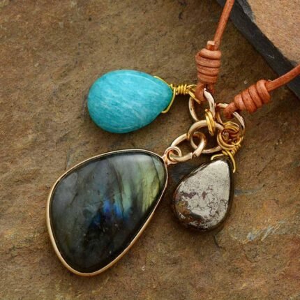 Collier Pendentif "Trio Sacré" en Amazonite, Labradorite & Pyrite - 200000162 by Fit Calm - amazonite, Kopy, labradorite, nouveautés de mai 2021, Pendentif, pyrite