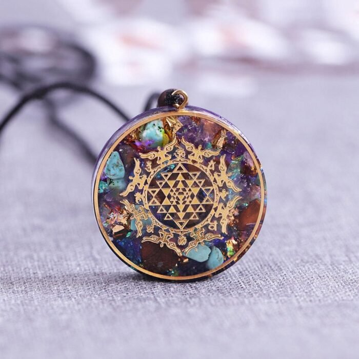 Pendentif Orgonite "Sri Yantra" en Turquoise & Oeil de Tigre -  by Fit Calm - Kopy, NOUVEAUTES DECEMBRE, Oeil de tigre, Pendentif, pendentif orgonite, pendentifs, Turquoise