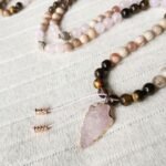 Collier Mala Premium "Amour & Protection" en Pierres Naturelles -  by Fit Calm - mala, malas, nouveautés avril 2022, oeil de tigre, pierre de soleil, quartz rose, Quarz fumé