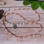 Bracelet Mala "Bonheur Féminin" en Pierre de Lune & Pierre de Soleil - Favorisez la Fertilité et l'Harmonie -  by Fit Calm - bracelet, mala, multi-pierres, multi-tours, nouveautés de juin 2021, Pierre de Lune, Pierre de soleil
