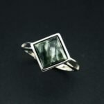 Bague Minimaliste Ajustable en Séraphinite -  by Fit Calm - Bague, bagues, Kopy, NOUVEAUTES DECEMBRE, séraphinite