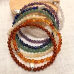 Ensemble "Ouverture des 7 Chakras" en Pierres Naturelles -  by Fit Calm - 7 chakras, Améthyste, Aventurine verte, Bracelet, Bracelets, calcite jaune, chakras, cornaline, ensemble, Jaspe rouge, lapis lazuli, NOUVEAUTES DE JUIN, Quartz Blanc, taille