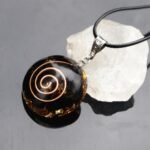 Pendentif Orgonite "Énergies Protectrices" en Obsidienne Noire -  by Fit Calm - HALLO, Obsidienne noire, Orgonite, Pendentif, pendentif orgonite