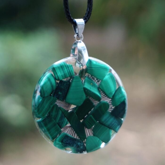Pendentif Orgonite "Oeil d'Horus" en Malachite -  by Fit Calm - horus, Malachite, nouveautés de août 2020, Orgonite, Pendentif, pendentif orgonite