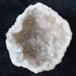 Géode Cristal de Quartz -  by Fit Calm - Best Seller, Cristal de roche, Décoration intérieure, equilibre, nouveautés de novembre 2020