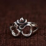 Bague Ajustable "Om" en Argent -  by Fit Calm - Bague, Kopy, om